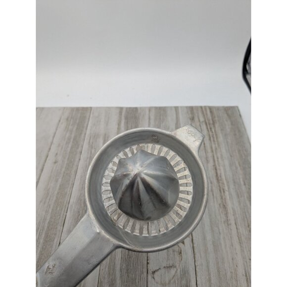 Vintage Foley #1 Hand Held Juicer Reamer Metal aluminum 8 1/4" - Picture 2 of 7